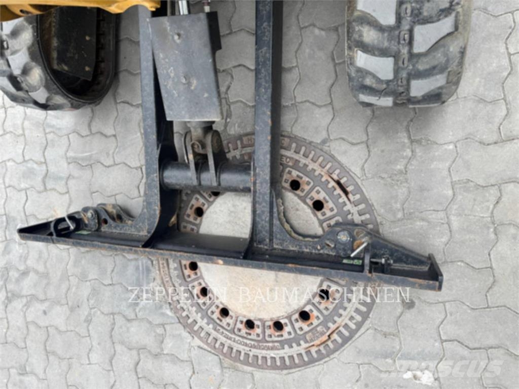 CAT 301.8-05A Bagri goseničarji