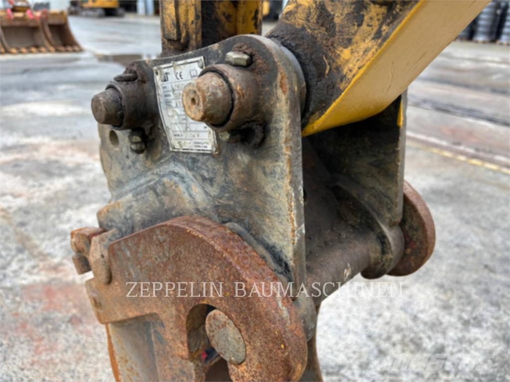 CAT 301.8-05A Koparki gąsienicowe