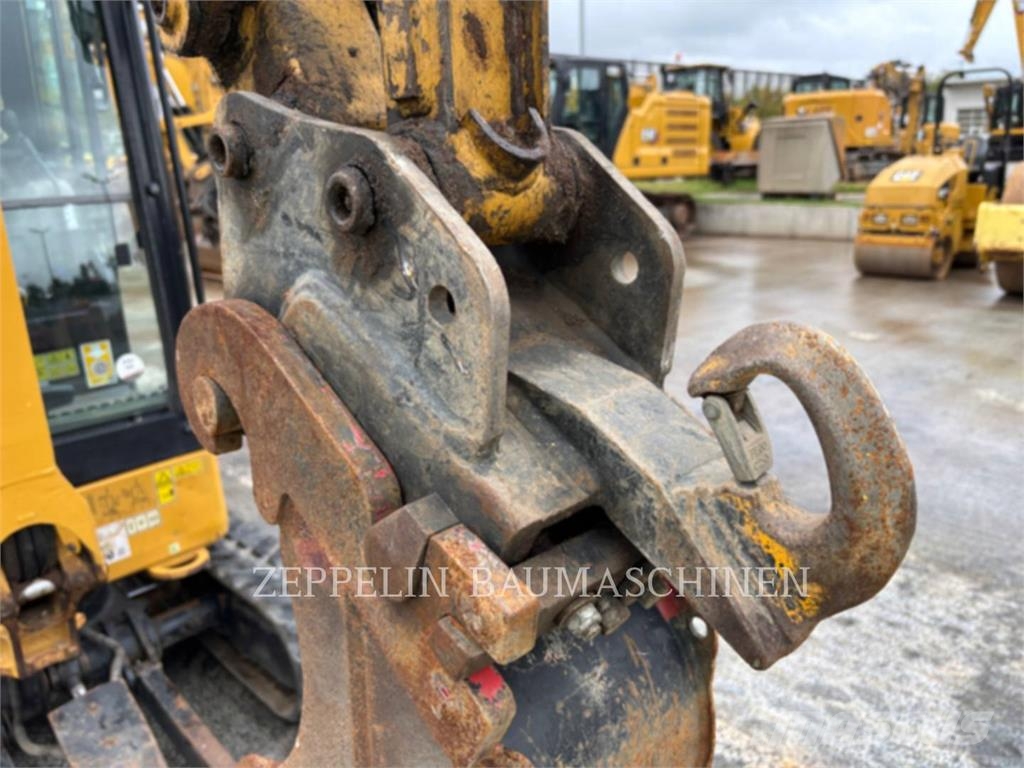 CAT 301.8-05A Koparki gąsienicowe