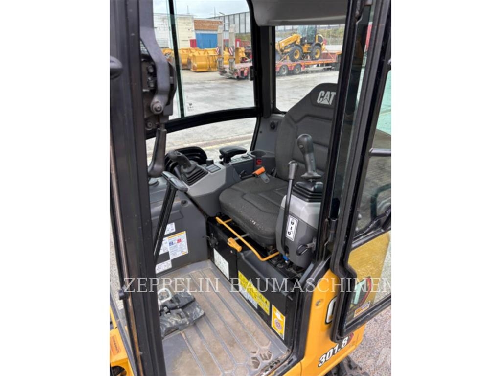CAT 301.8-05A Koparki gąsienicowe