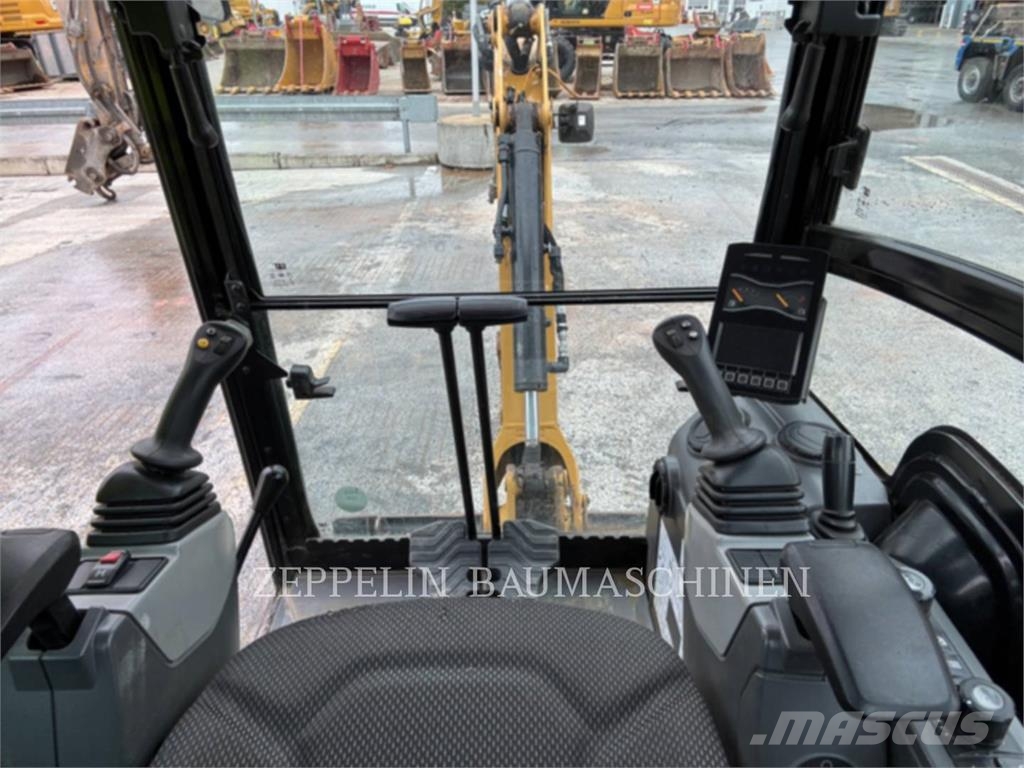 CAT 301.8-05A Koparki gąsienicowe