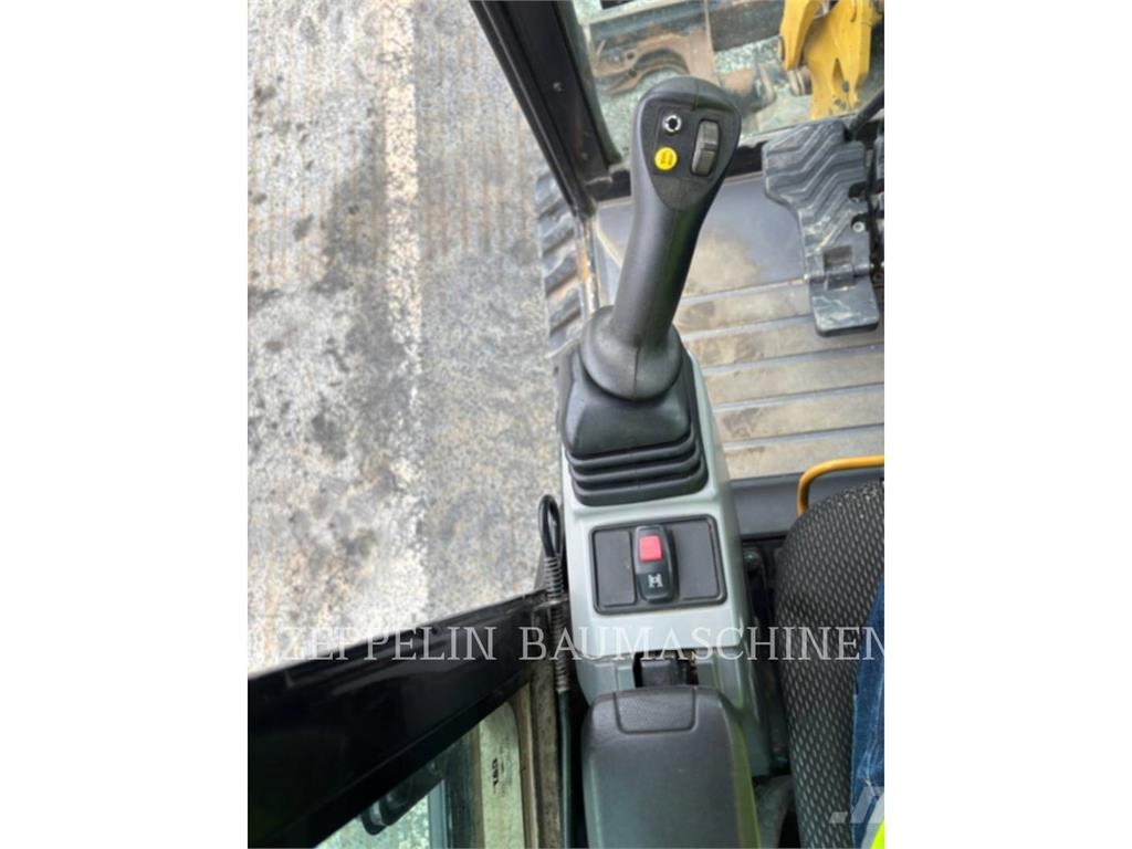 CAT 301.8-05A Koparki gąsienicowe