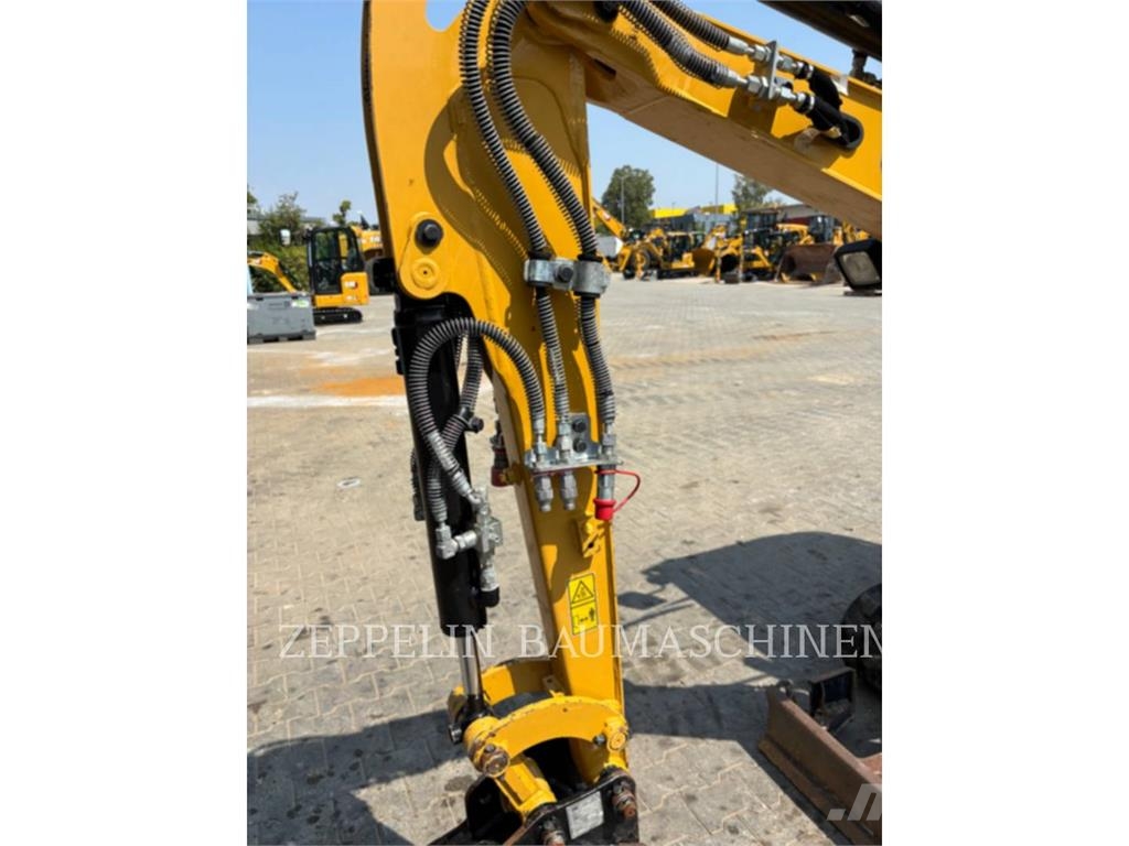 CAT 301.8-05A Koparki gąsienicowe