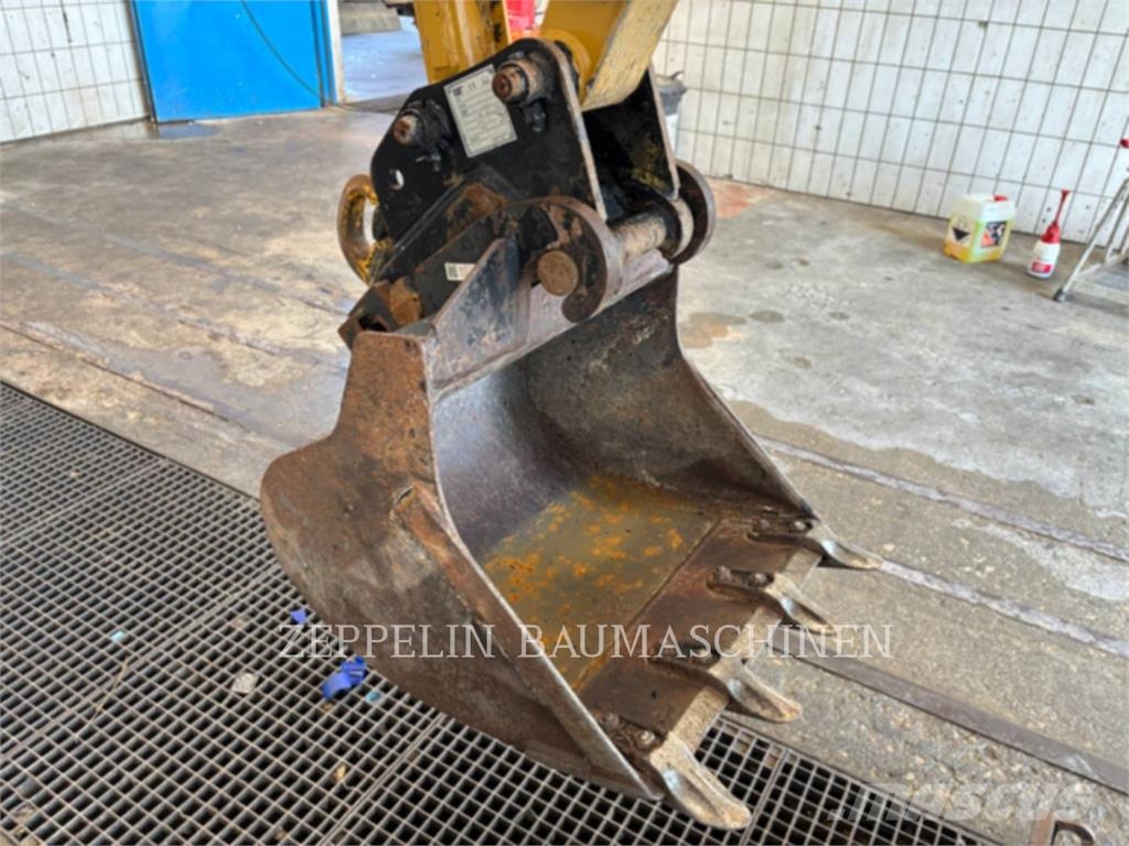 CAT 301.8-05A Koparki gąsienicowe