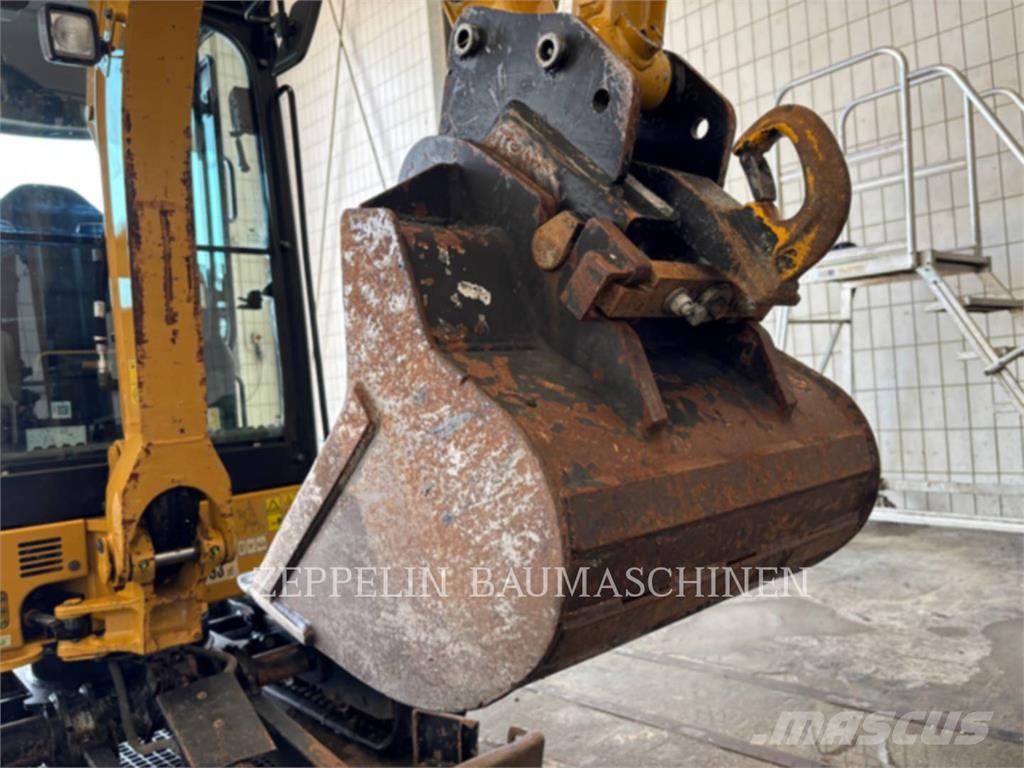 CAT 301.8-05A Koparki gąsienicowe
