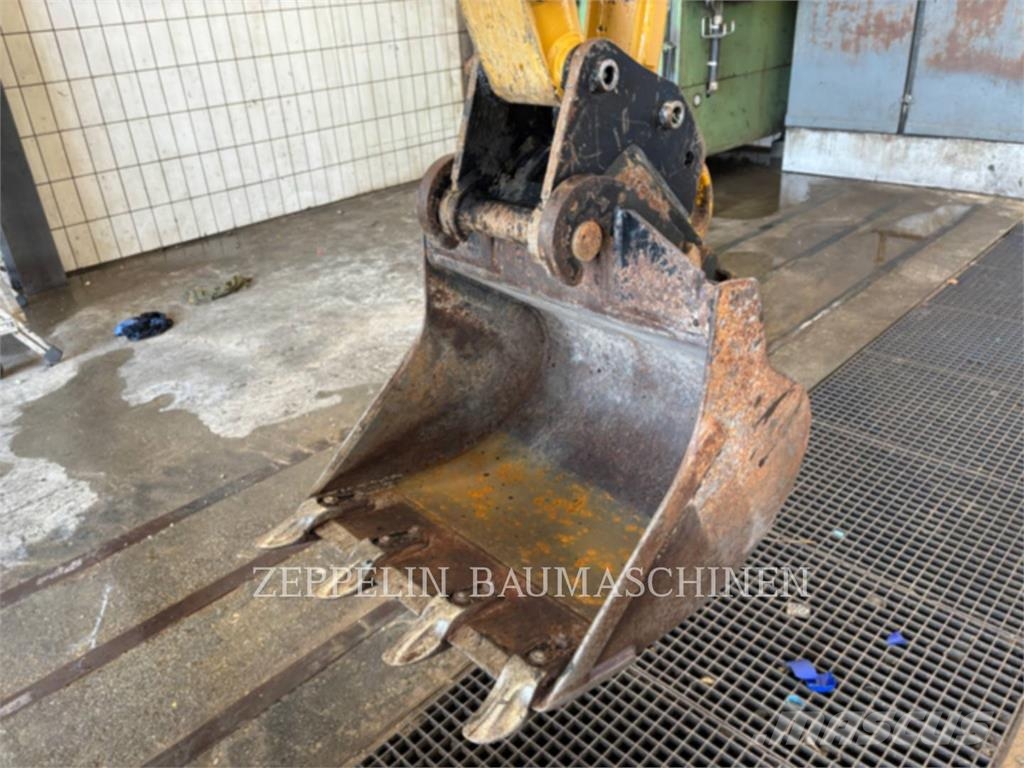 CAT 301.8-05A Koparki gąsienicowe