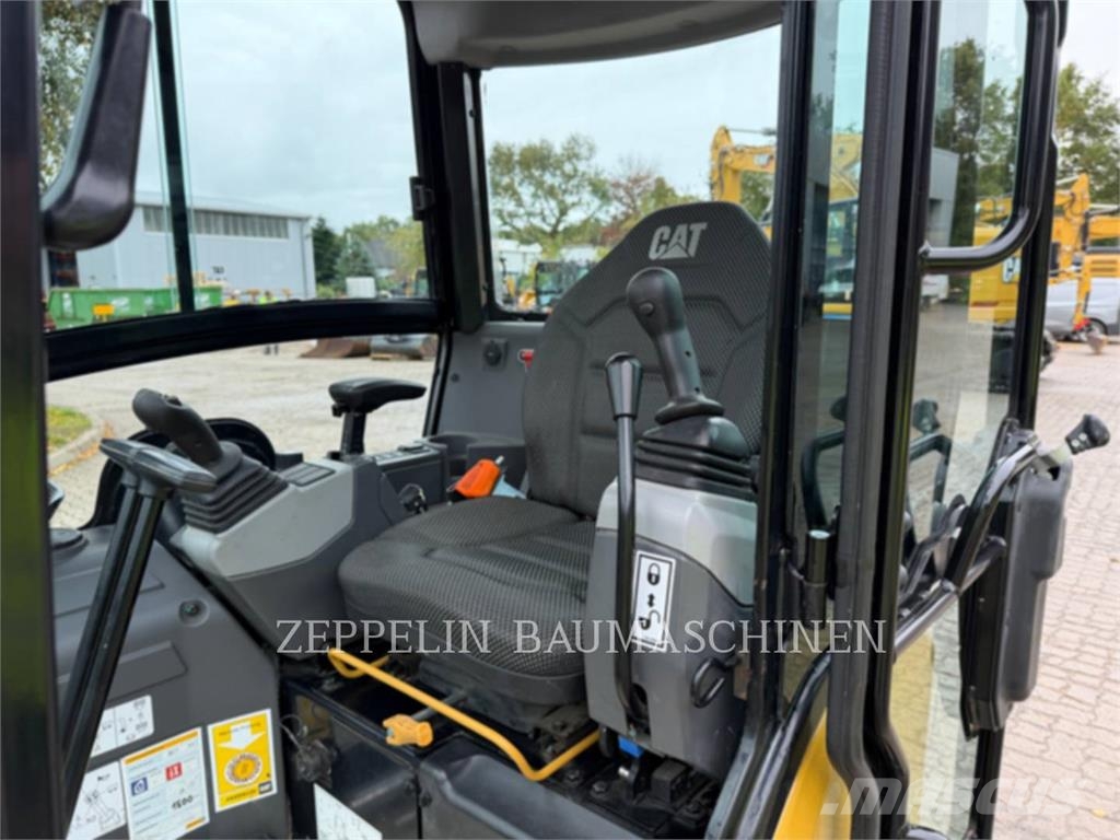 CAT 301.8-05A Гусеничные экскаваторы