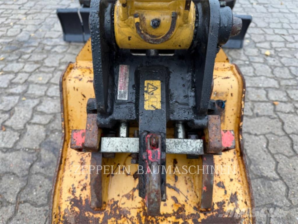 CAT 301.8-05A Гусеничные экскаваторы