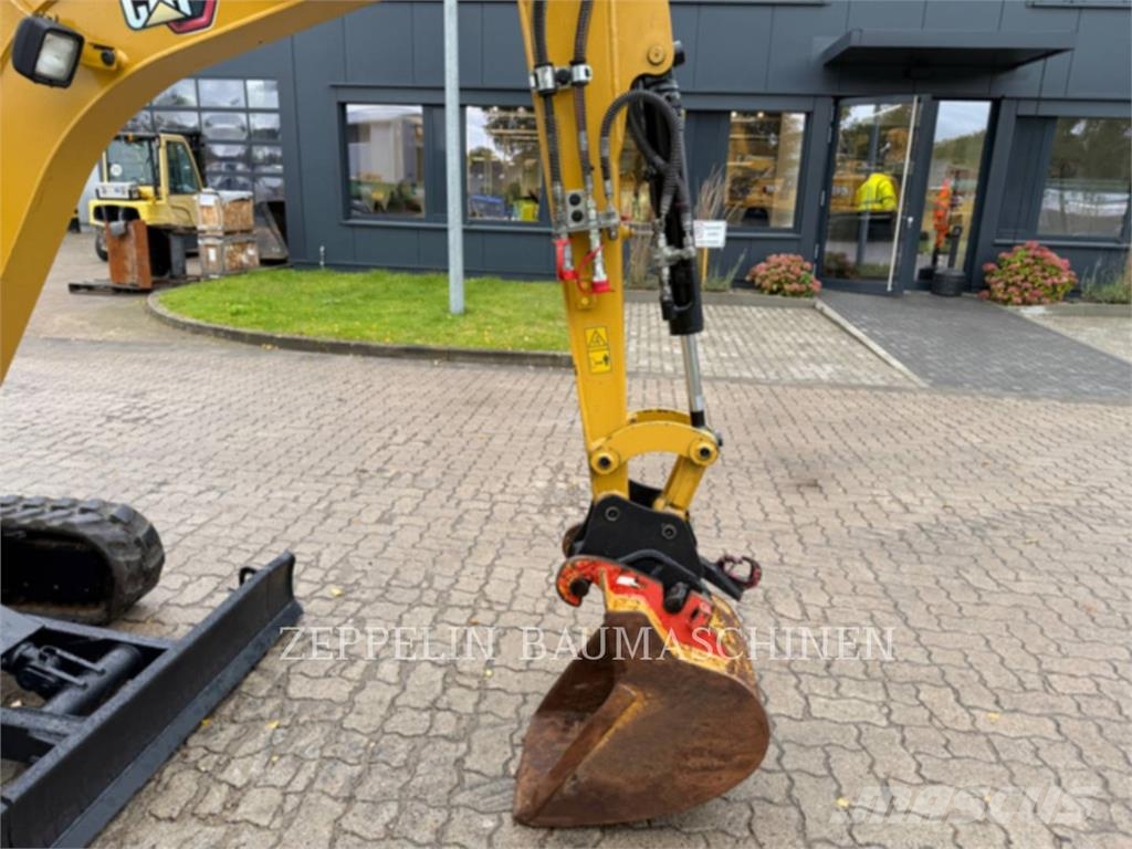 CAT 301.8-05A Гусеничные экскаваторы