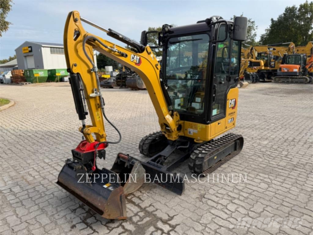 CAT 301.8-05A Pelle sur chenilles