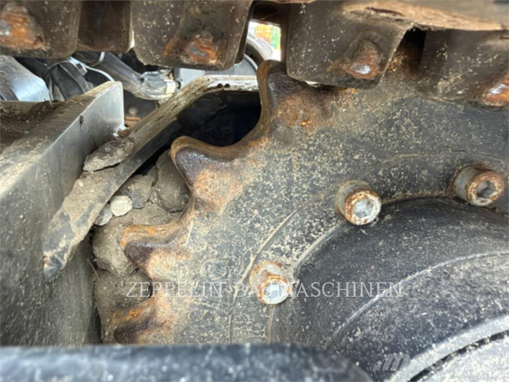 CAT 301.8-05A Pelle sur chenilles