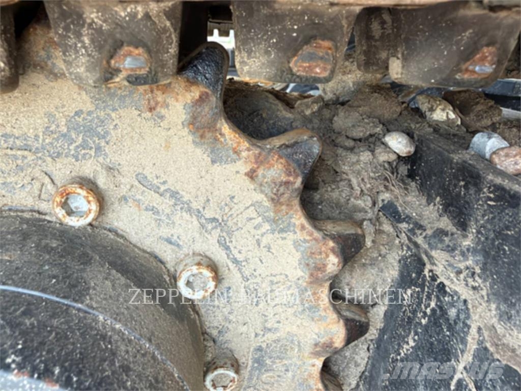 CAT 301.8-05A Pelle sur chenilles