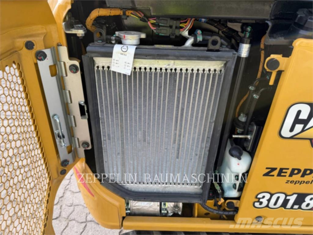 CAT 301.8-05A Pelle sur chenilles