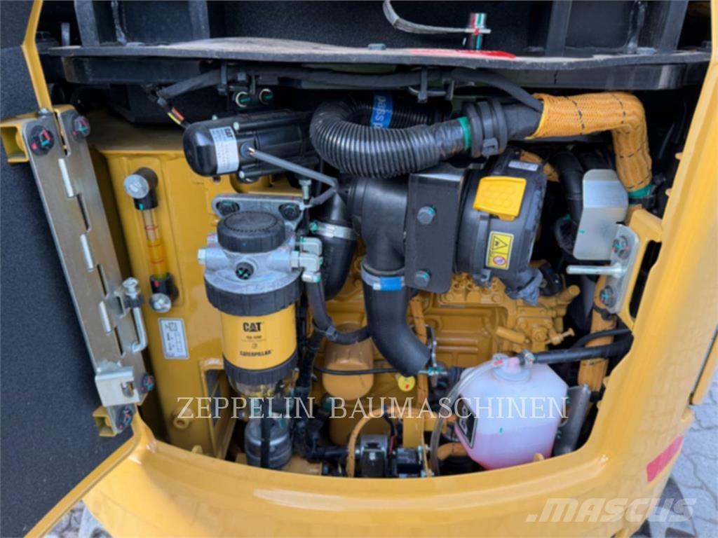 CAT 301.8-05A Pelle sur chenilles