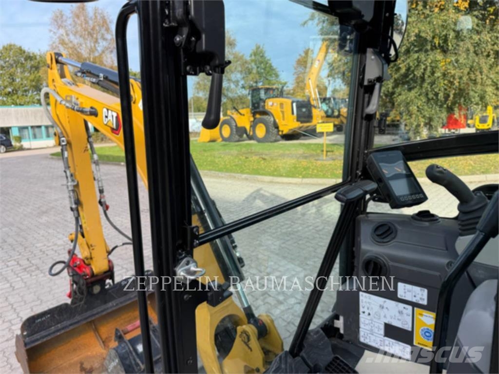 CAT 301.8-05A Pelle sur chenilles
