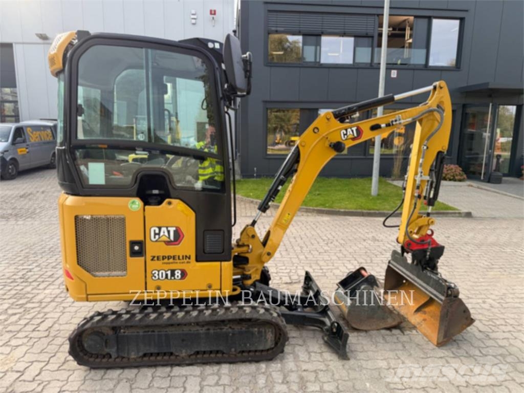CAT 301.8-05A Pelle sur chenilles
