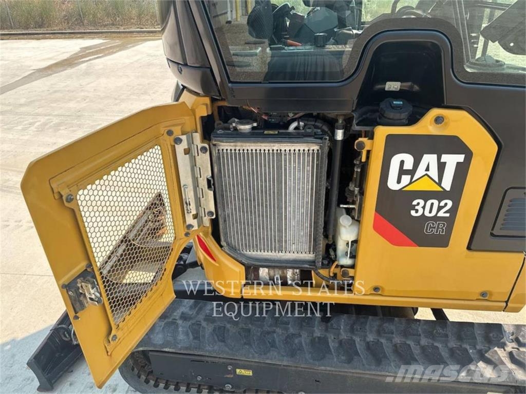 CAT 302 حفارات زحافة