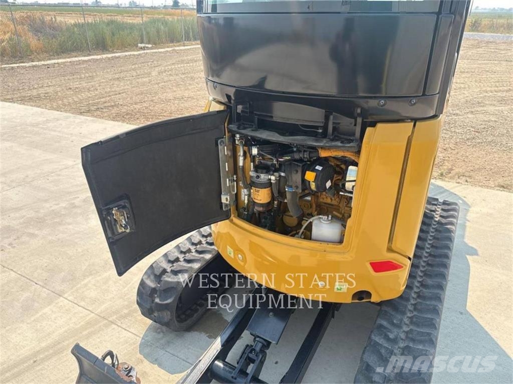 CAT 302 حفارات زحافة