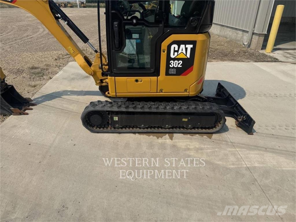 CAT 302 حفارات زحافة