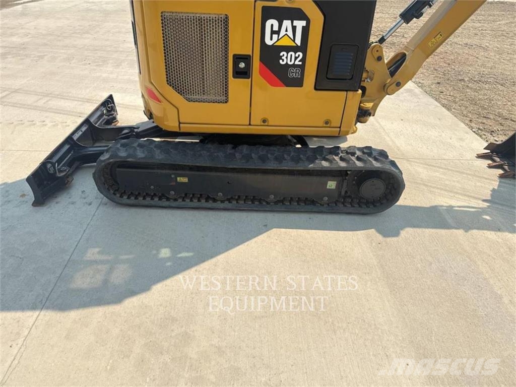 CAT 302 حفارات زحافة