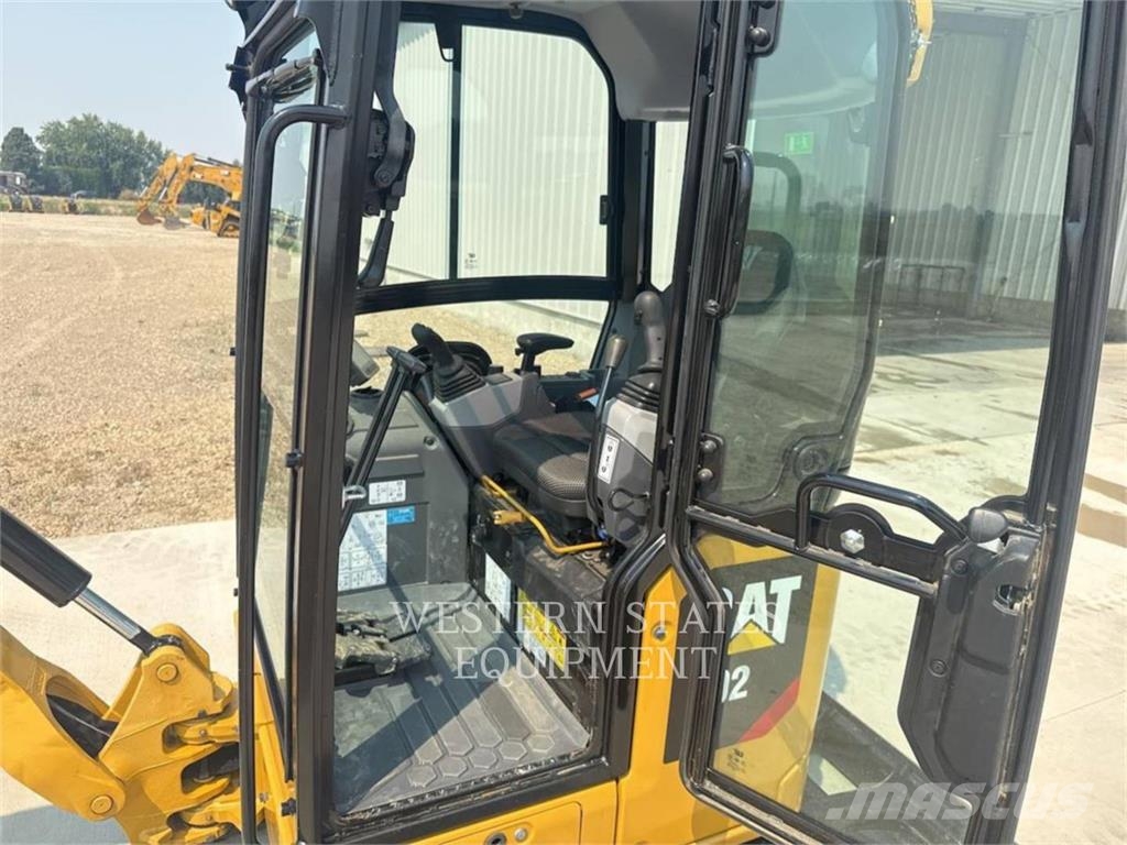 CAT 302 حفارات زحافة