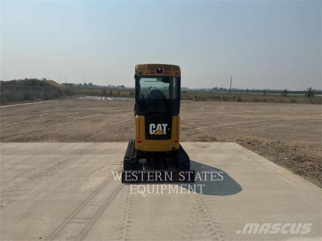 CAT 302 حفارات زحافة