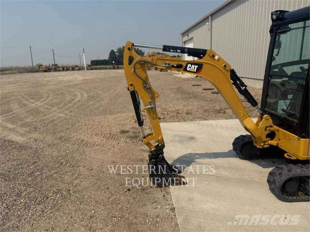 CAT 302 حفارات زحافة