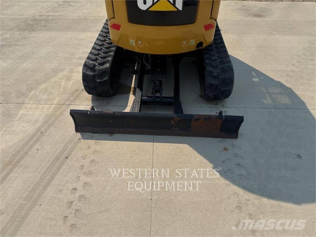 CAT 302 حفارات زحافة