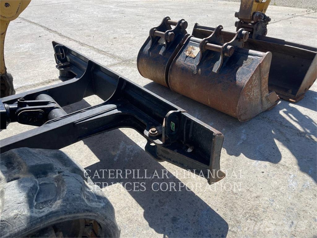 CAT 302-05CR Escavatori cingolati