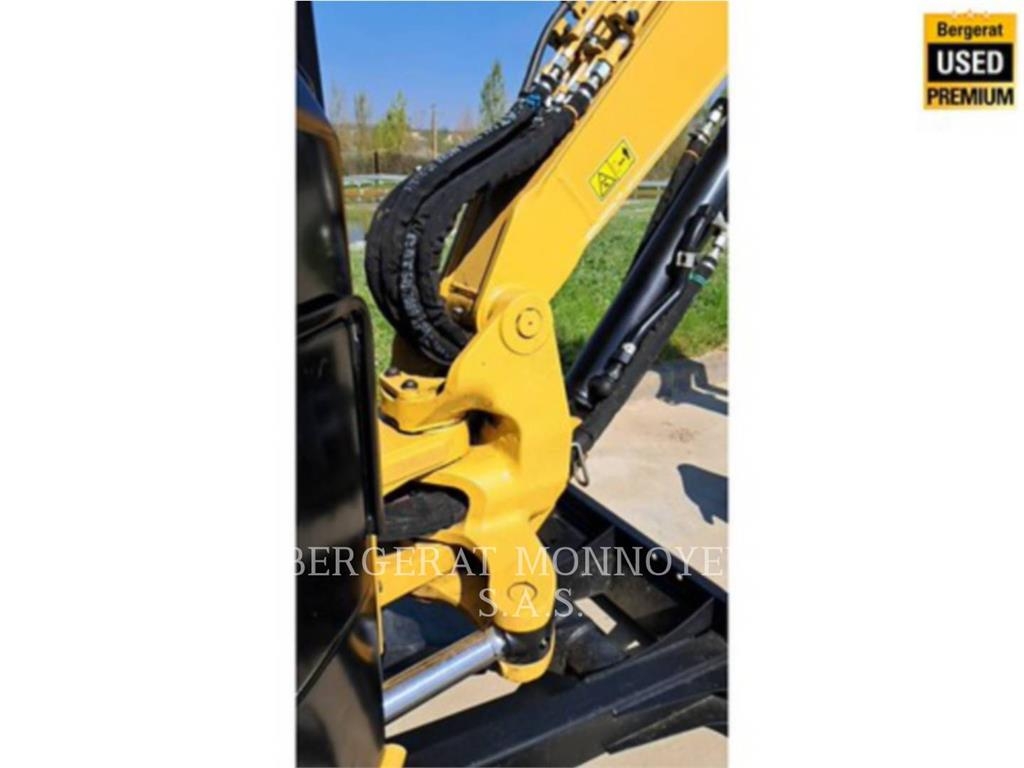 CAT 302.7 حفارات صغيرة أقل من 7 طن (حفارات صغيرة)