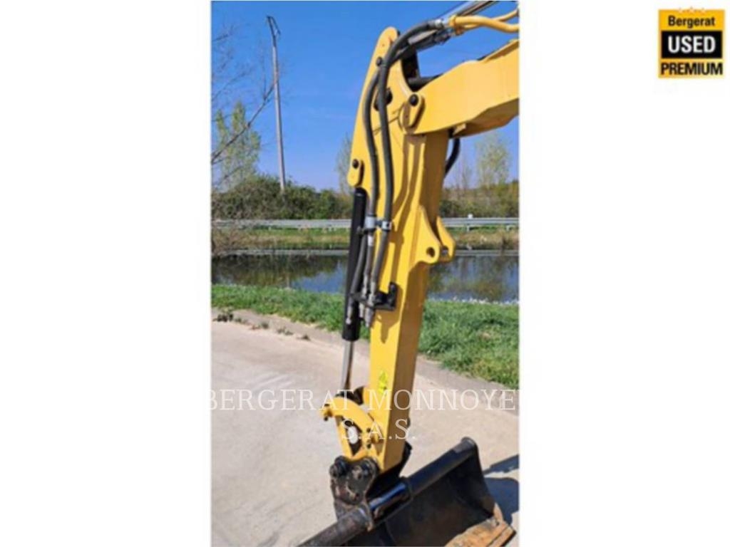 CAT 302.7 حفارات صغيرة أقل من 7 طن (حفارات صغيرة)
