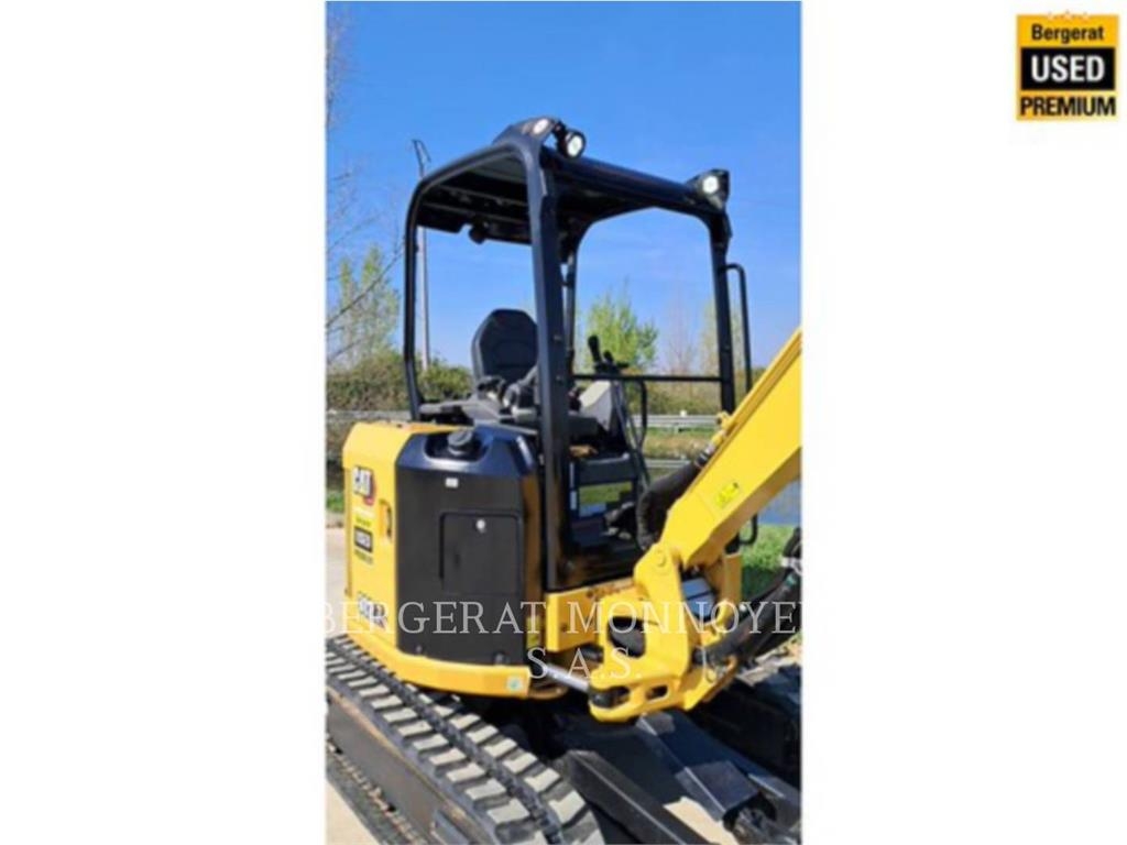 CAT 302.7 حفارات صغيرة أقل من 7 طن (حفارات صغيرة)