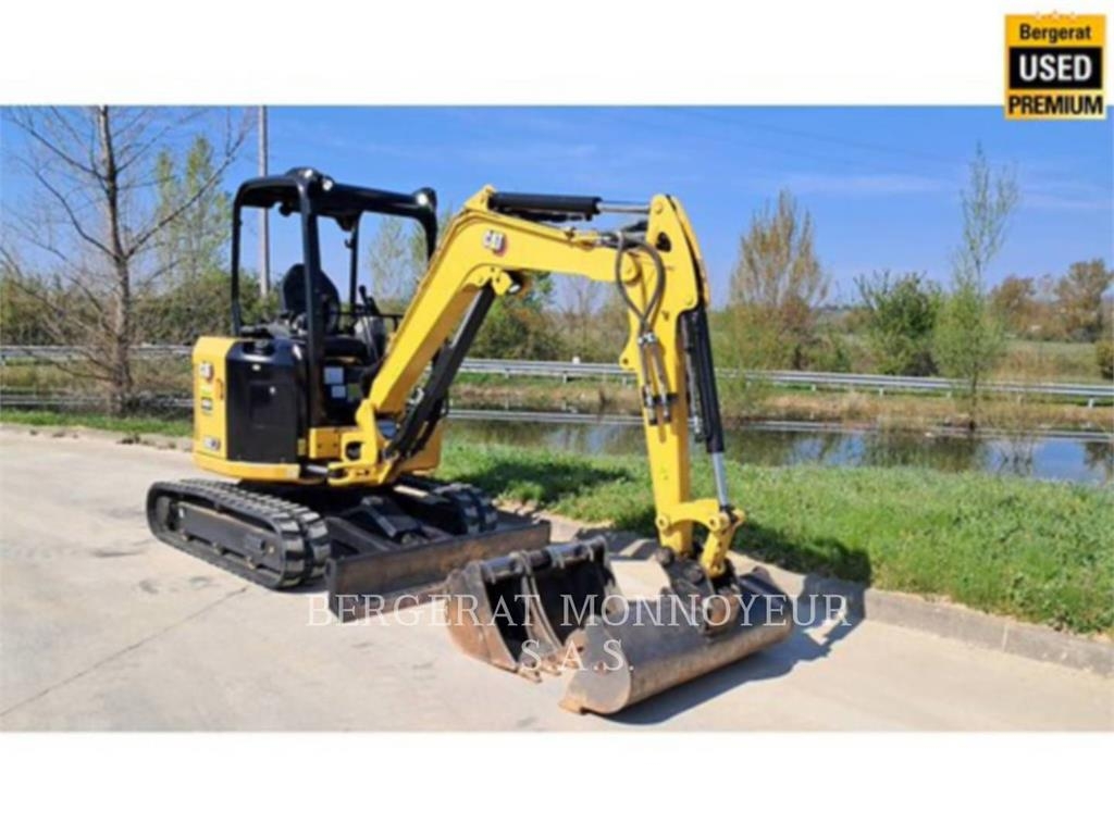 CAT 302.7 حفارات صغيرة أقل من 7 طن (حفارات صغيرة)