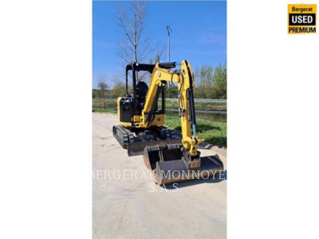 CAT 302.7 حفارات صغيرة أقل من 7 طن (حفارات صغيرة)
