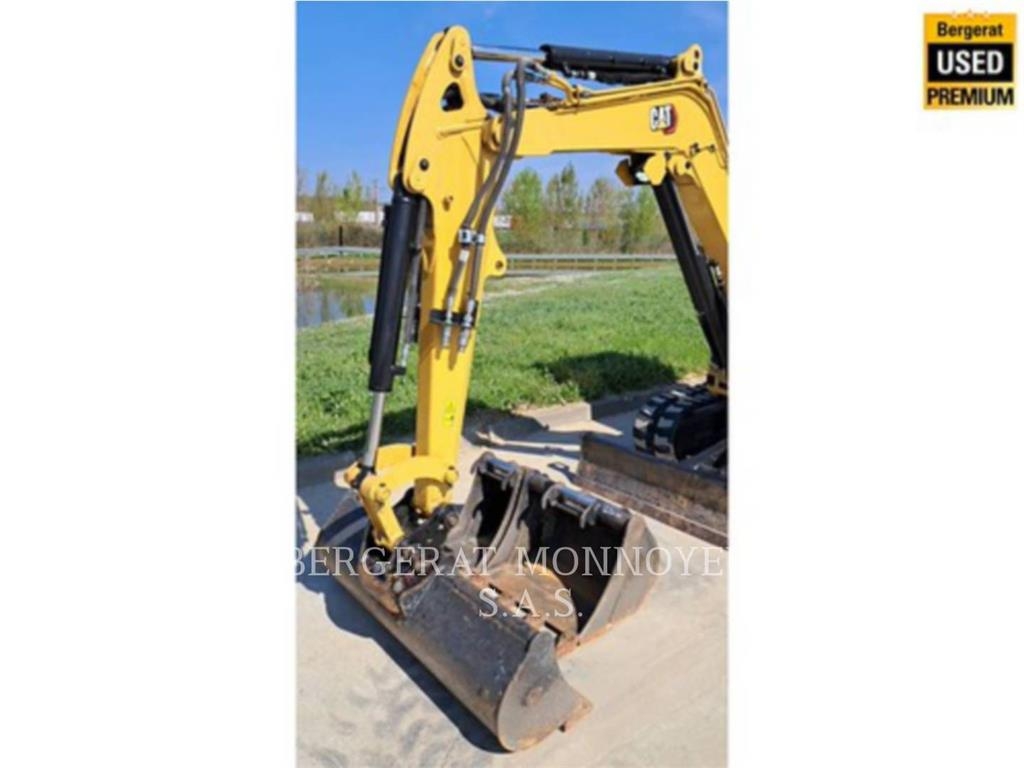 CAT 302.7 حفارات صغيرة أقل من 7 طن (حفارات صغيرة)