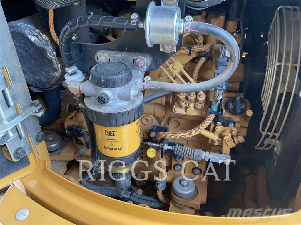CAT 302.7 Bagri goseničarji