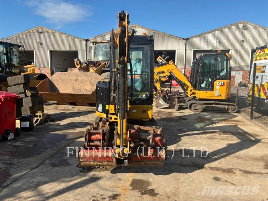 CAT 302.7 Paletli ekskavatörler