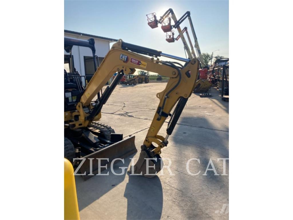 CAT 302.7 Εκσκαφείς με ερπύστριες