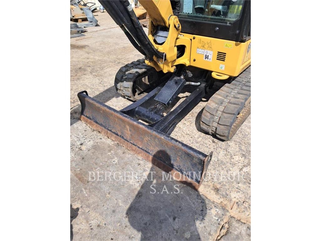 CAT 302.7 Miniexcavadoras