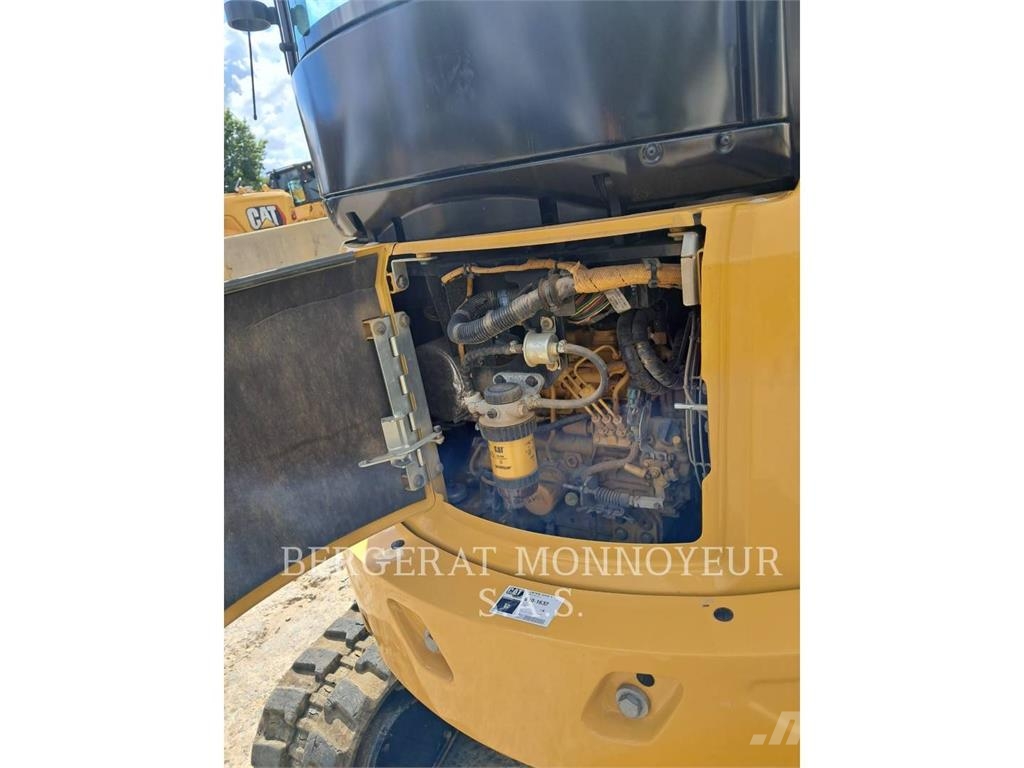 CAT 302.7 Miniexcavadoras