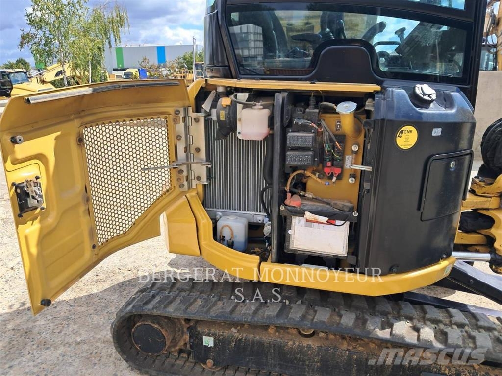CAT 302.7 Miniexcavadoras