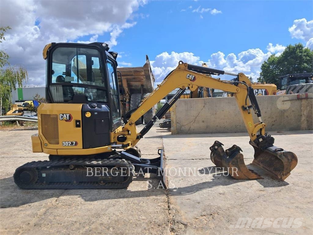 CAT 302.7 Miniexcavadoras