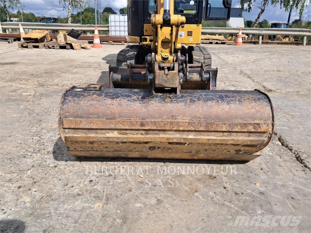 CAT 302.7 Miniexcavadoras