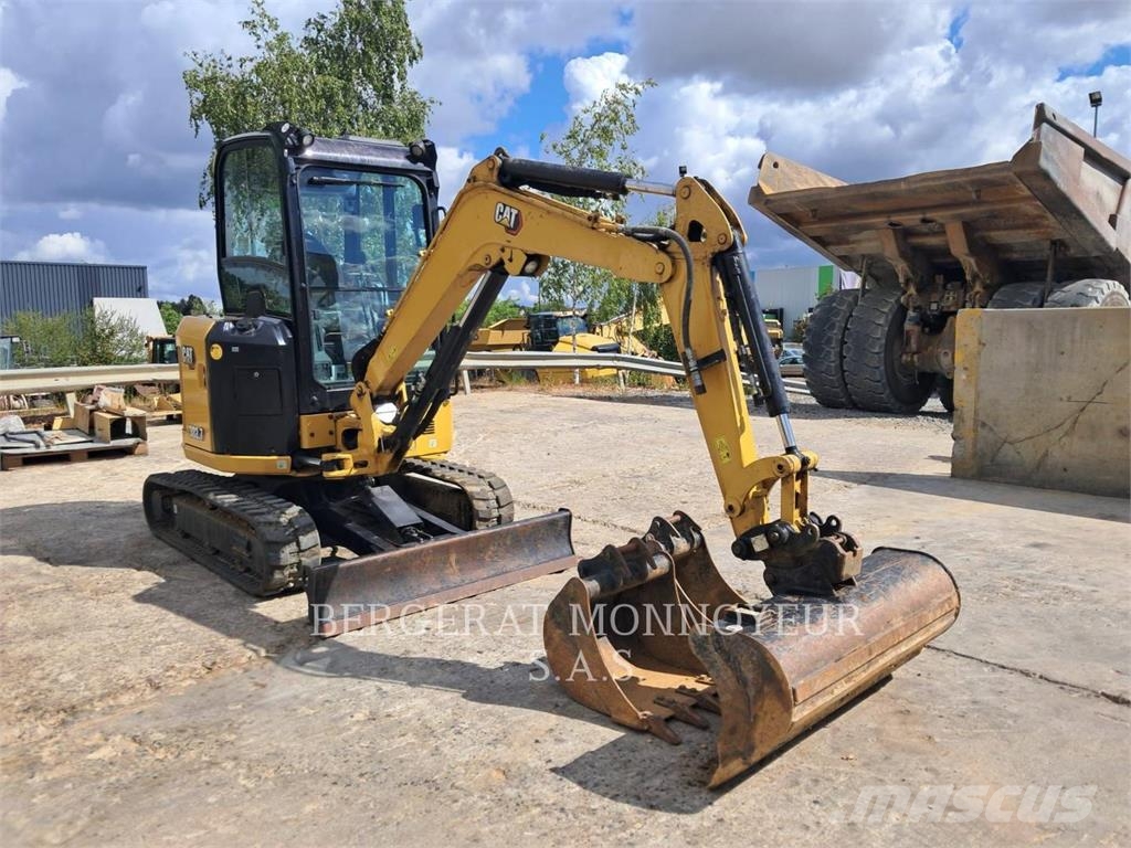 CAT 302.7 Miniexcavadoras
