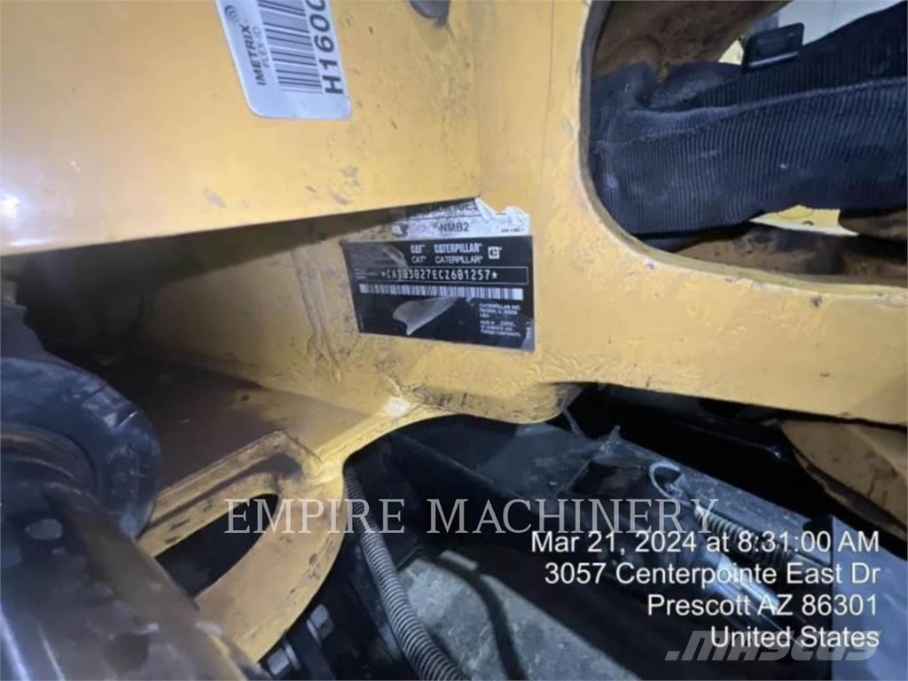 CAT 302.7-7E حفارات زحافة