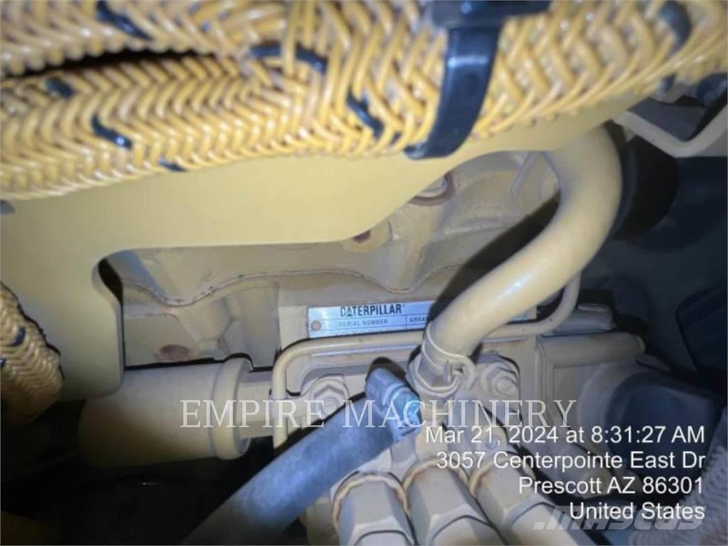 CAT 302.7-7E حفارات زحافة
