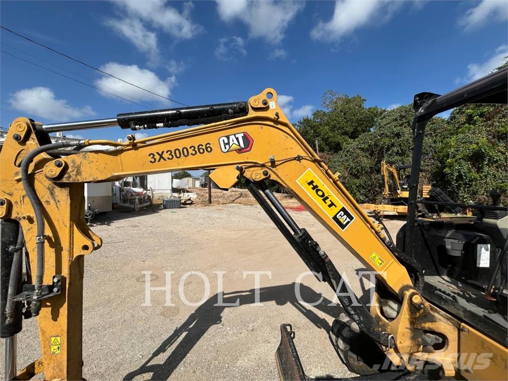 CAT 302.7 CR Kāpurķēžu ekskavatori