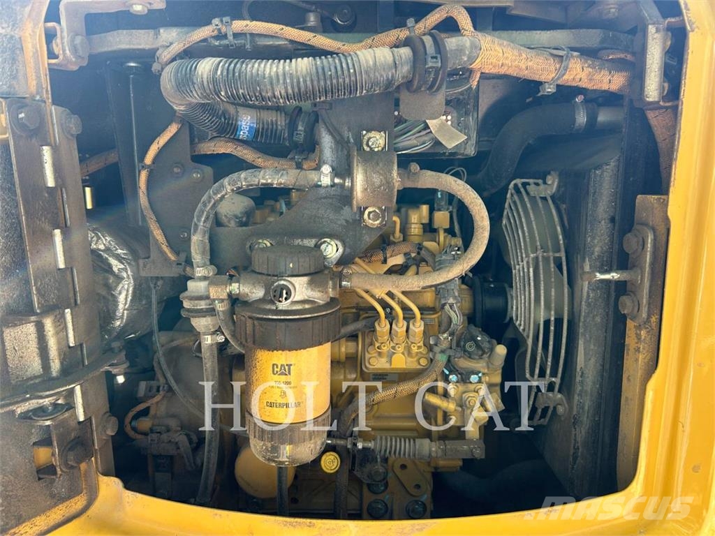 CAT 302.7 CR Kāpurķēžu ekskavatori