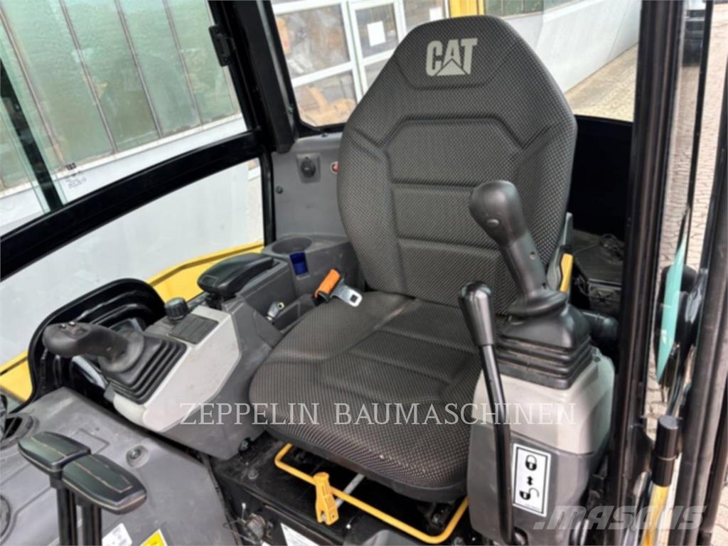 CAT 302.7CR-07 Raupenbagger