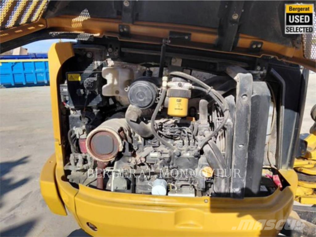 CAT 302.7D CR حفارات صغيرة أقل من 7 طن (حفارات صغيرة)